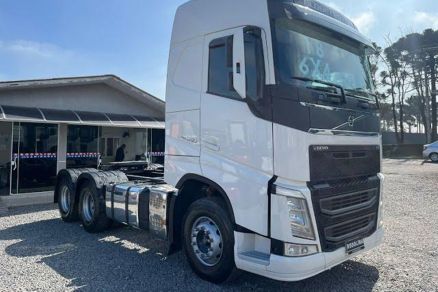 Caminho Volvo FH 540 apreendido na Operao Conta de Espelho 
