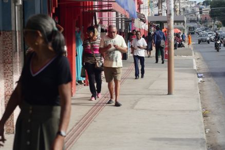 Populao andando no Centro de Cuiab; Maria e Jos so nomes mais comuns em MT, diz IBGE