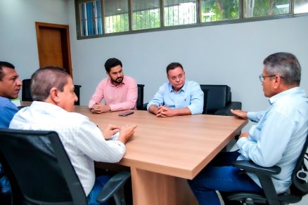 O deputado Eduardo Botelho, que se reuniu na sede do Intermat