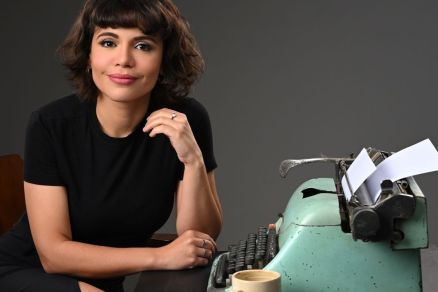 A escritora Flvia Pires, que lanou livro em Cuiab 