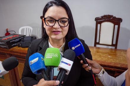 A vereadora e primeira-dama da Capital, Samantha ris, que  contra punio