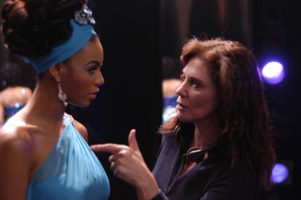 A preparadora Ivana Chubbuck d dicas a Beyonc nos bastidores de 'Dreamgirls'