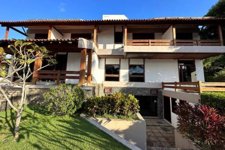 Casa dos pais de Larissa Manoela em condomnio de luxo continua no mercado imobilrio