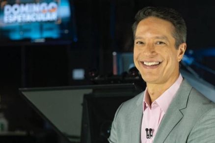 Sergio Aguiar dividia a bancada do Jornal da Record com Christina Lemos desde maro