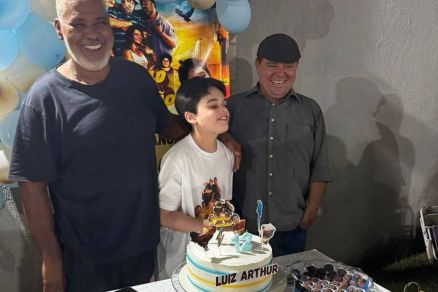 Garoto tem festa de aniversrio com o tema Pablo e Luiso