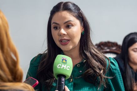 A vereadora Michelly Alencar, que elogiou o recuo do prefeito Abilio Brunini 
