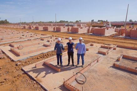 A construo das unidades habitacionais do Residencial Jardim Esperana I, em Lucas do Rio Verde, comeou com ritmo acelerado