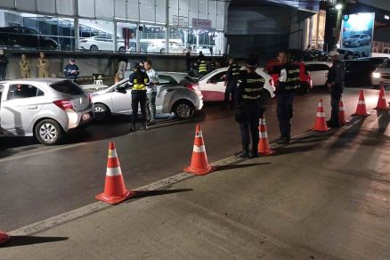 Blitz realizada na Avenida da FEB, em Vrzea Grande 
