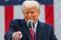 Trump usa recado de natal para atacar pessoas trans e 