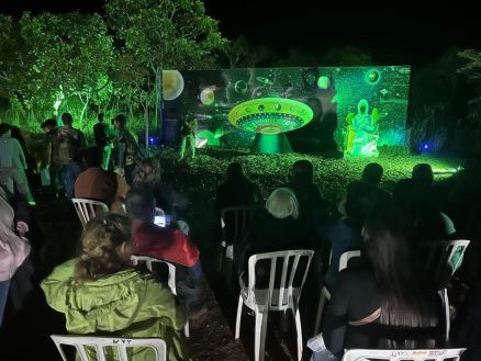 O Discoporto foi o cenrio da tradicional Viglia Ufolgica, que integrou a programao do IV Congresso Mato-grossense de Ufologia e Parapsicologia