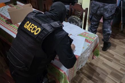Agente do Gaeco durante cumprimento de mandado da Operao Palmares 