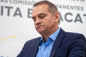 WS manobra e usa requerimento antigo para abrir CPI da Sa�de