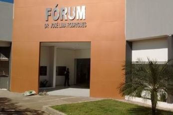 Justiça condena mulher que chamou frentista de 