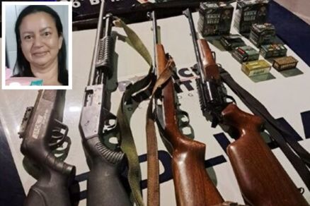 As armas apreendidas na casa onde Roseni da Silva Karnoski (detalhe) foi morta