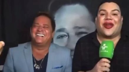 Leonardo tem crise de riso ao ver boca de reprter - Veja mais em https://www.uol.com.br/splash/noticias/2025/06/26/leonardo-tem-crise-de-riso-com-boca-de-reporter-para-de-rir-do-meu-gloss.htm?cmpid=copiaecola