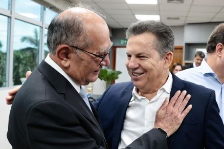 O ministro Gilmar Mendes e o governador Mauro Mendes