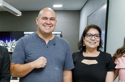 O prefeito Abilio Brunini e a juza Gleide Santos