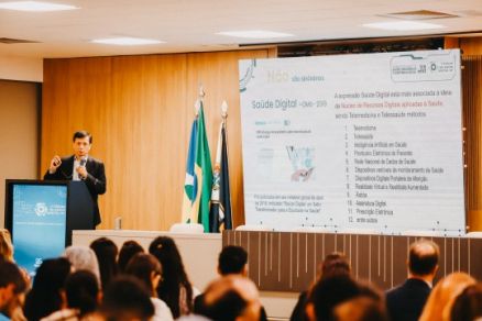 Chao Lung Wen apresentou a palestra Sade Digital - Reflexes sobre Desenvolvimento Organizacional e Telessade nas Escolas