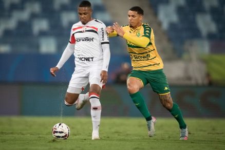 Atleta Alexandre de Jesus e Denilson Alves durante partida realizada na Arena 