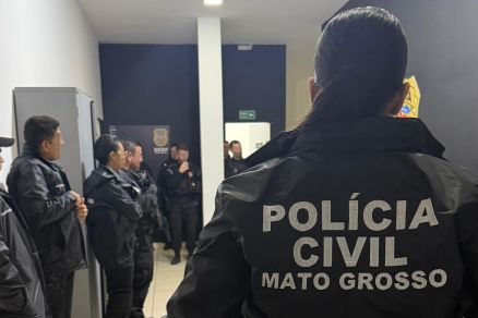 Agentes da Polcia Civil durante Operao Efeito Cascata