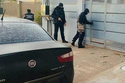 Policiais civis cumpriram mandados de priso e busca e apreenso contra alvos