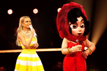 Eliana com a fantasia da personagem Tieta na ltima temporada do Masked Singer Brasil 