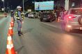 Polcia fecha duas avenidas e prende 13 motoristas na Capital
