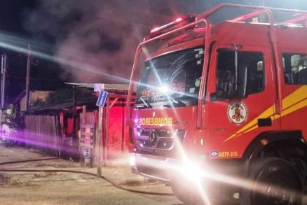 O Corpo de Bombeiros foi acionado e conteve o incndio 