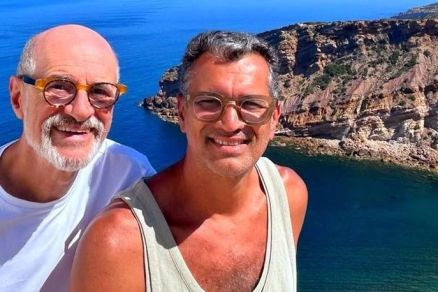 Marcos Caruso ao lado de seu namorado, o enfermeiro Marcos Paiva