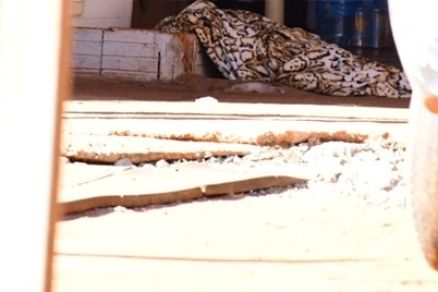 Corpo da vtima de 49 anos ficou cado na rea da casa 