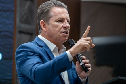 O governador Mauro Mendes, que defendeu o vice, Otaviano Pivetta