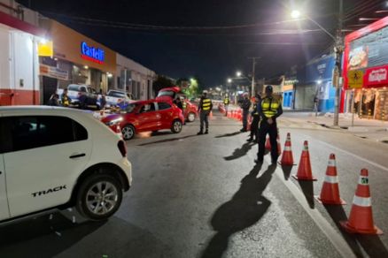 A Polcia realizou duas aes em Cuiab neste domingo