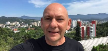 O empresrio Luciano Hang pedia danos morais por calnia e difamao de Marcelo Adnet 
