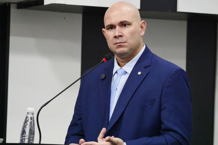 Abilio admite desgaste com projeto, mas cita prejuzo aos cofres