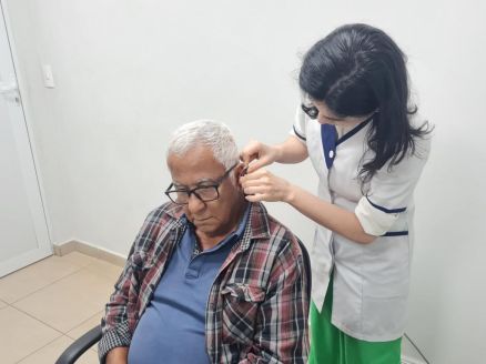 O mutiro atende, em sua maioria, adultos com mais de 40 anos e idosos com perda auditiva relacionada  idade