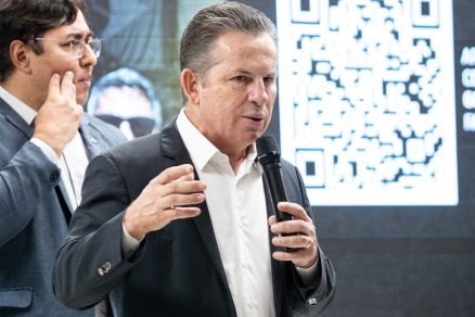 O governador Mauro Mendes, em discurso para correligionrios (foto: Victor Osttetti/MidiaNews)