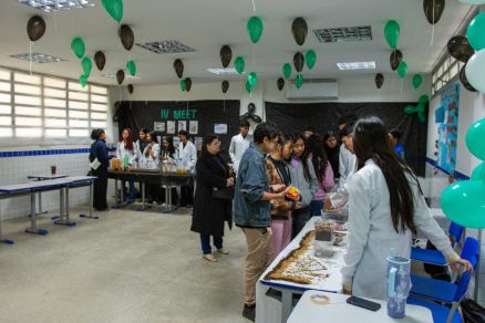 Alunos da ETEC de Cceres apresentam trabalhos durante Mostra aberta ao pblico