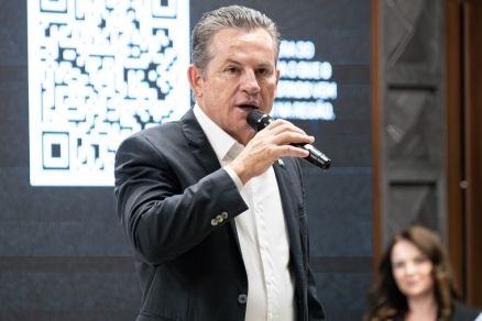 O governador Mauro Mendes, que comemorou a aprovao do projeto