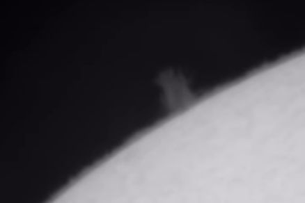 Incio de erupo solar captada por pesquisador