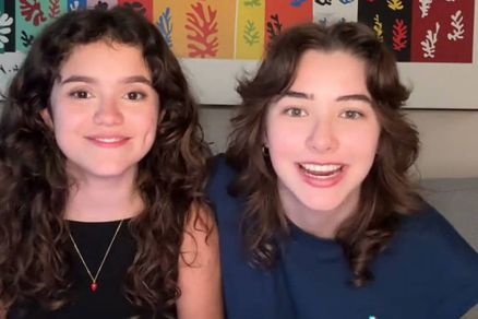 Elisa Annenberg-Paglia com a namorada Karlie Jo Dickinson 