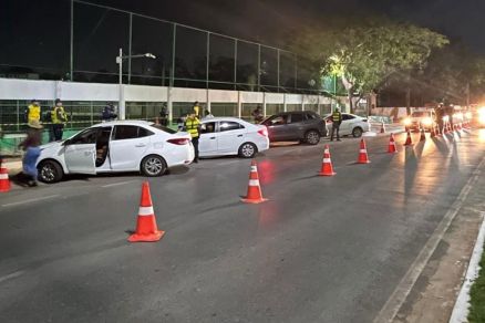 Durante as abordagens, 165 veculos foram fiscalizados e  170 testes de alcoolemia aplicados