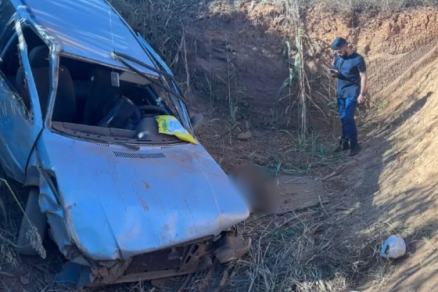 A vtima no resistiu aos ferimentos aps carro cair em vala 