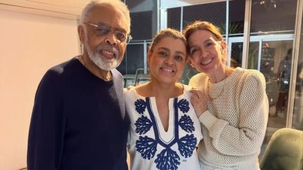 Preta Gil ao lado do pai, Gilberto Gil, e da madrasta, Flora Gil, em So Paulo em maio deste ano, pouco antes de a cantora viajar aos EUA para continuar tratamento contra o cncer