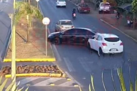 Caso ocorreu em avenida movimentada da cidade; homem foi preso