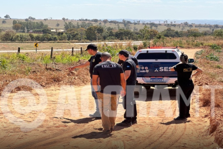 O corpo foi encontrado com sinais de estrangulamento e cortes 
