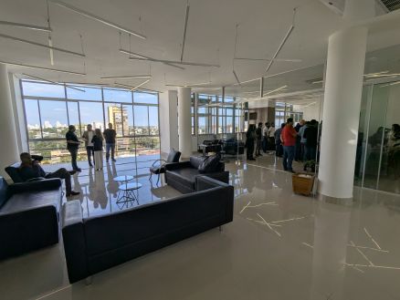 O gabinete do prefeito Abilio Brunini, que passa por reformas