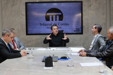 O presidente Srgio Ricardo recebeu o secretrio de Estado de Justia, Vitor Hugo Bruzulato Teixeira, nesta tera-feira