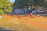 Vdeo mostra vtima indo em direo ao prdio onde foi morta; veja