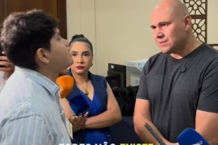 O ativista Julin Tacan e o prefeito Abilio Brunini 