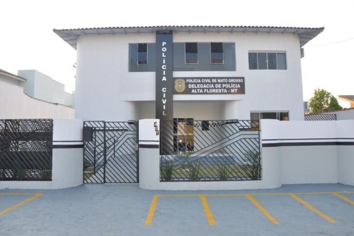 Homem  preso por agredir a ex-mulher e danificar seu carro em MT